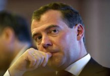 Медведєв дав пораду закоханим.