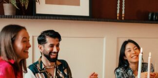 12 веселих сімейних ігор на День подяки, які надихнуть на вдячність і спілкування — спокійний блог