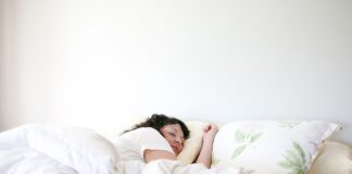 Втома від недосипання: пряма загроза когнітивним здібностям 🧠