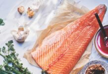 Лосось з Гібіскусом, Медом та Гірчицею: Рецепт у Каролінському стилі