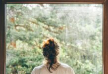 Подолання Самотності: 9 Практичних Кроків до Почуття Великої Пов’язаності