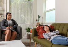 Консультант против Терапевта: Разбираемся в Ключевых Различиях